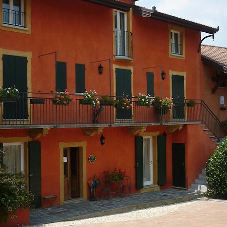 Locanda La Casetta Angera Bagian luar foto