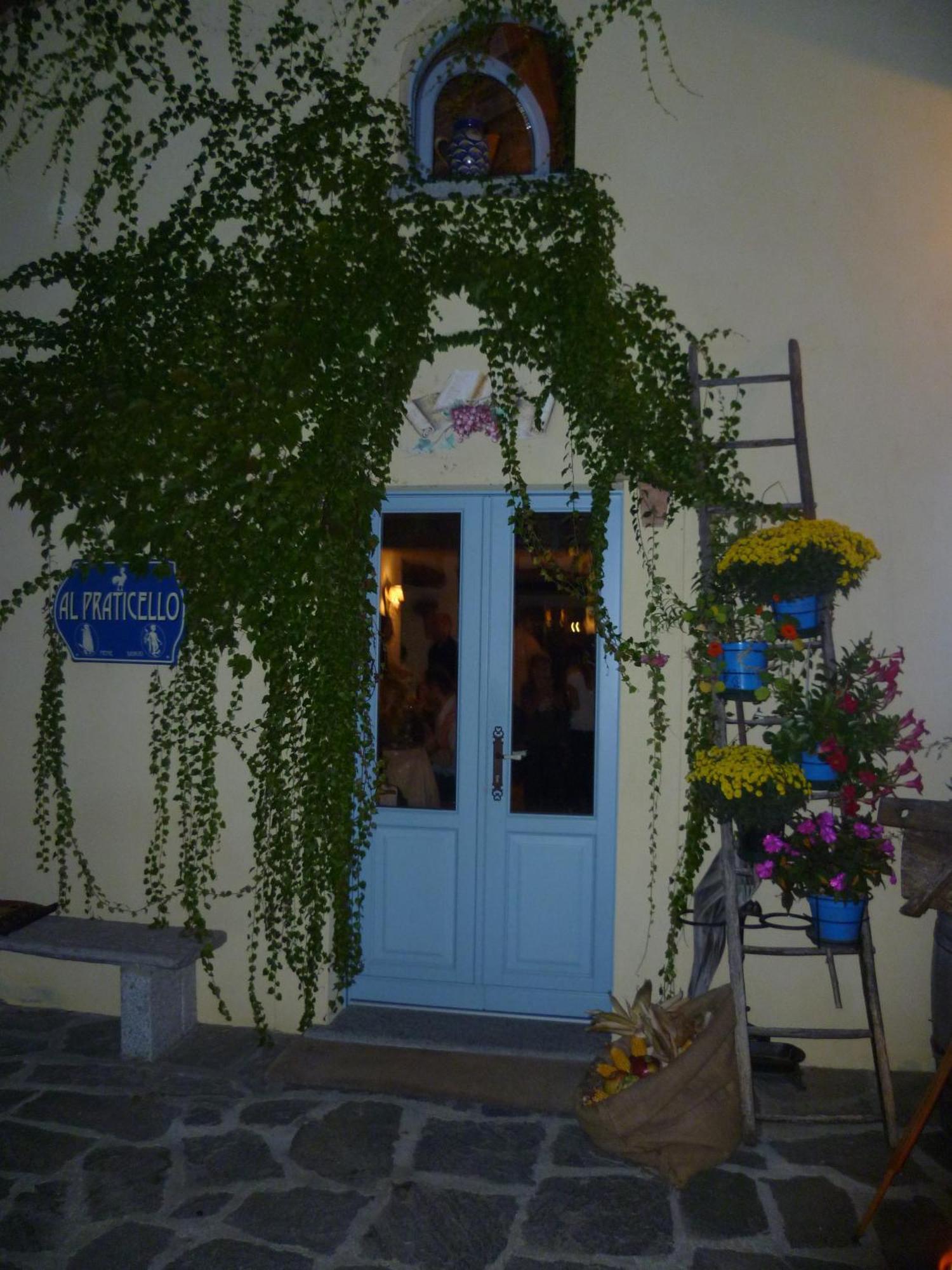 Locanda La Casetta Angera Bagian luar foto