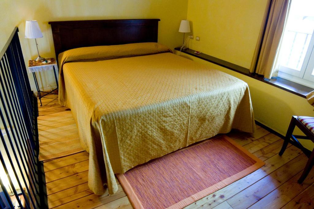 Locanda La Casetta Angera Ruang foto