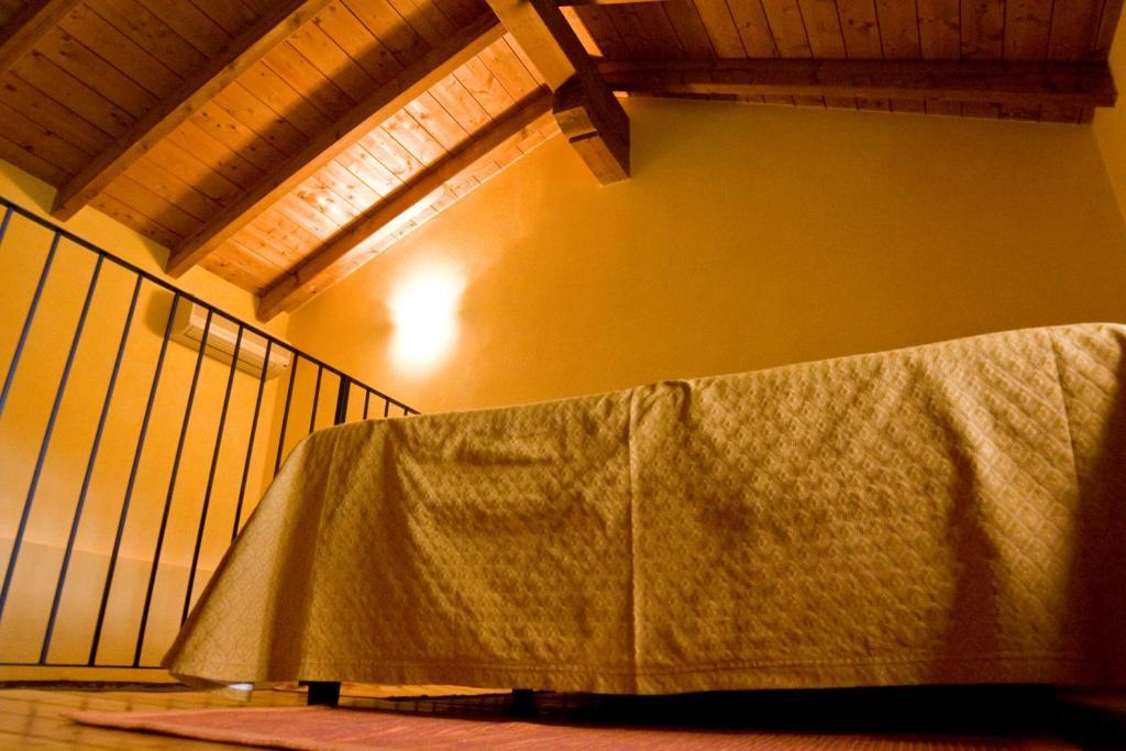 Locanda La Casetta Angera Ruang foto