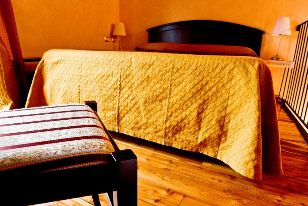 Locanda La Casetta Angera Ruang foto